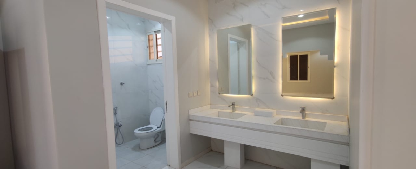 7 غرف النوم غرف النوم, ,7 BathroomsBathrooms,فيلا,للبيع,1044